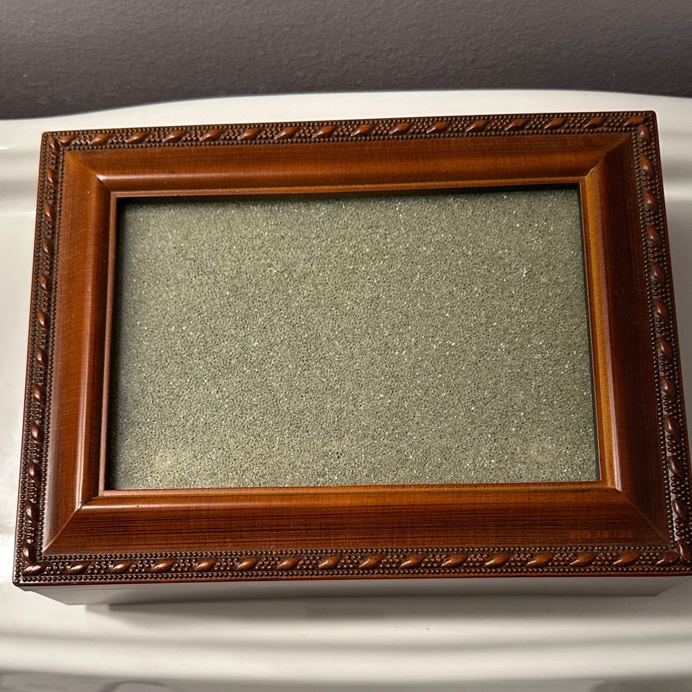 Elegant Brown Wooden Picture Frame Music Box / Jewelry Box